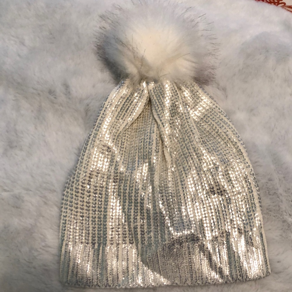 Silver shiny beanie
